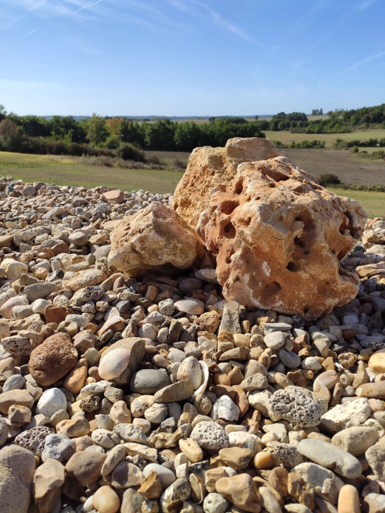 ROCHER COIMBRA TROUEES – Image 2